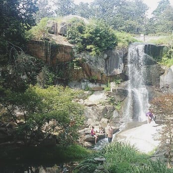 Maymont - You can climb near the waterfall - Parks Near Me - Richmond, Virginia