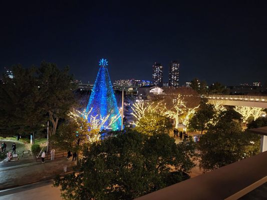 DECKS Tokyo Beach by null