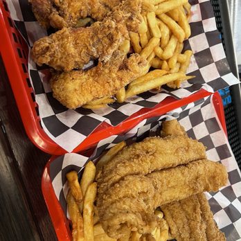 Cedars corner bar and kitchen - Two piece catfish and three piece chicken tenders - Burgers Near Me - Fairfield, California