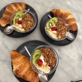 Dear Breakfast - Croissant and granola - Breakfast & Brunch Near Me - Lisbon, 11