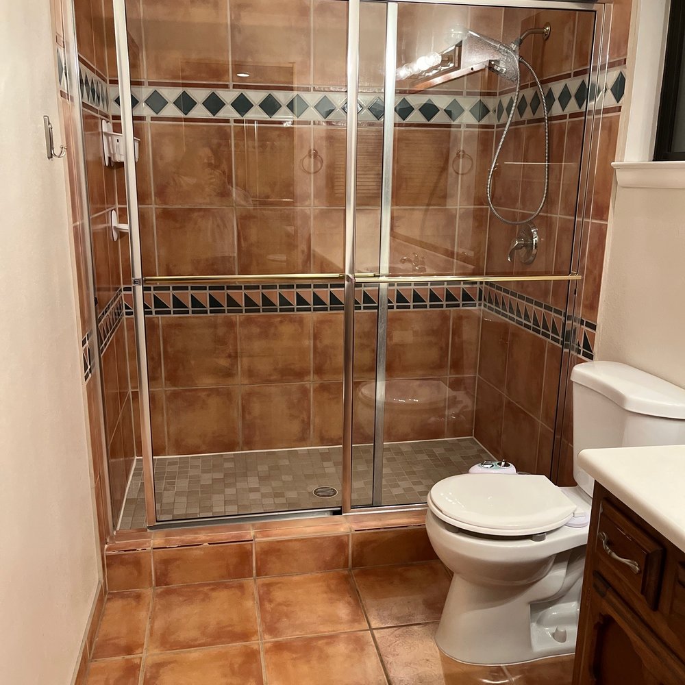 505 Raised Cleaning Services - Our master restroom looks good as new. - Home Cleaning Near Me