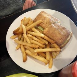 Pesto chicken sandwich