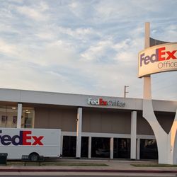 FedEx Office Print & Ship Center - Storefront