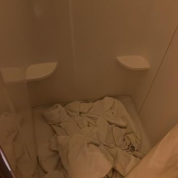 Don Hoel's Cabins - All the previous guests dirty towels in the shower - Hotels Near Me - Sedona, Arizona Don Hoel's Cabins - All the previous guests dirty towels in the shower - Hotels Near Me - Sedona, Arizona