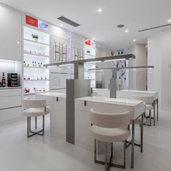 NBAR Nail Salon & Beauty Spa - N.BAR Nail Salon in West Vancouver - Manicure Stations