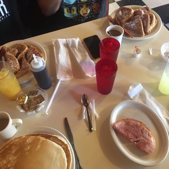 Wink's Dinner Bucket - a table full of breakfast foods - Diners Near Me - Odin, Illinois