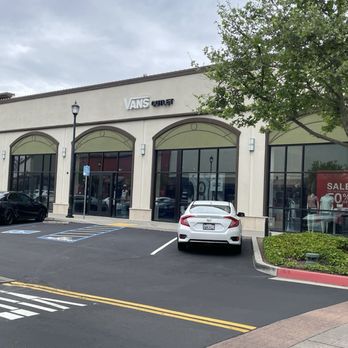 Vans Outlet - Shoe Stores Near Me - Manteca, California