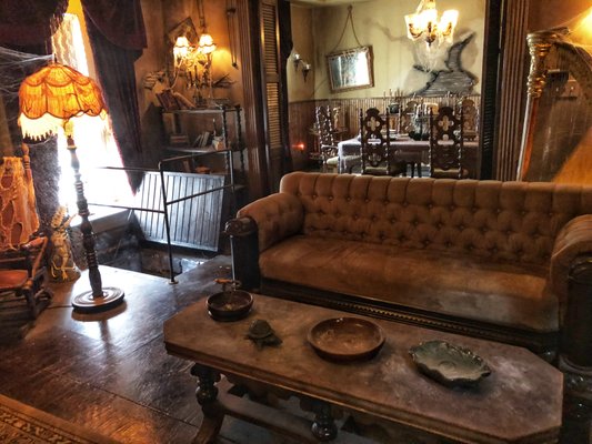 Munster Mansion by null