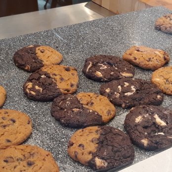 Urbane Cafe - Chocolate Chip, Triple Chocolate, Raspberry, Lemon, and Oatmeal Cookies - Sandwiches Near Me - Temecula, California