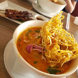 Khao soi gai