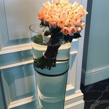 180blu - Fresh flowers throughout the hotel on your way to 180blu - Cocktail Bars Near Me - Dana Point, California 180blu - Fresh flowers throughout the hotel on your way to 180blu - Cocktail Bars Near Me - Dana Point, California