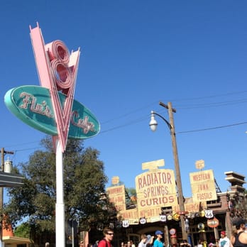 Flo's V8 Cafe - Cafes Near Me - Anaheim, California