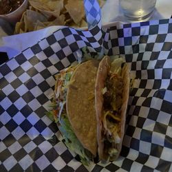 Los Cabos Sports Bar - No toppings after waiting an hour???
