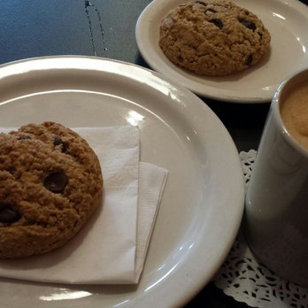 Café 92 - Latte and oatmeal cookies for me and a friend :) - Coffee & Tea Near Me - Montreal, Quebec