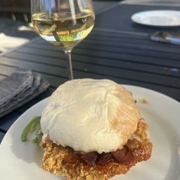 Fried chicken and bacon bahn mi with Vermentino Fried chicken and bacon bahn mi with Vermentino