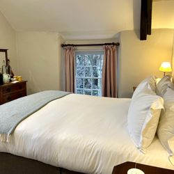 Lamb Inn - Hotel room