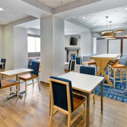 Hampton Inn Charlotte-Uptown - Breakfast Area