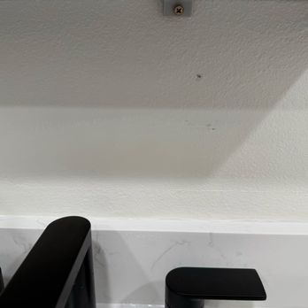 Handyman Construction - Missed painting - General Contractors Near Me