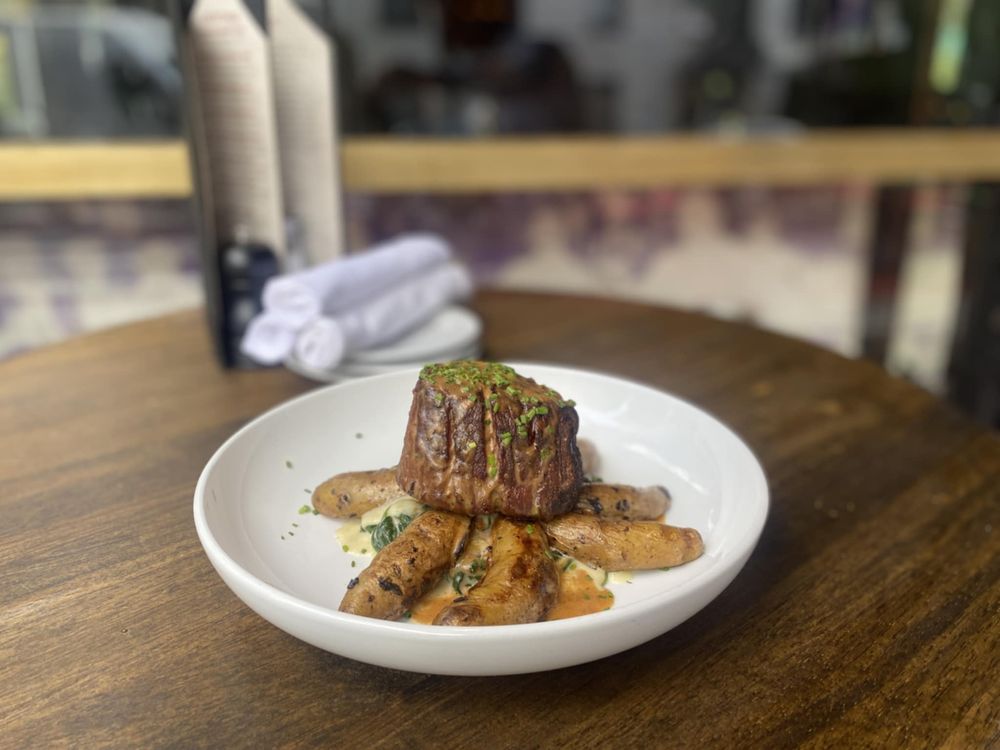 Pete's Tavern - wedding in New York, NY