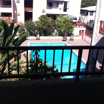 Chateau De Paix - Ah! The pool! - Apartments Near Me - Los Angeles, California Chateau De Paix - Ah! The pool! - Apartments Near Me - Los Angeles, California