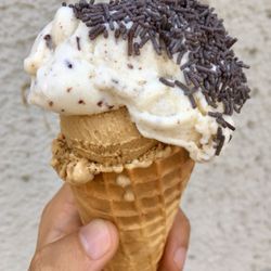 EisPiraten - Chocolate banana and tiramisu