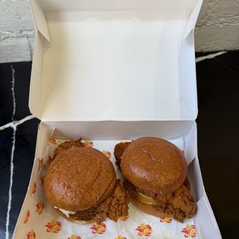 Fluffies Hot Chicken - Les - $14.00-Hot Chicken Sliders (2) 10/10 It was delicious. - Chicken Shop Near Me - New York, New York