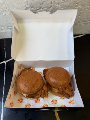 Fluffies Hot Chicken by null