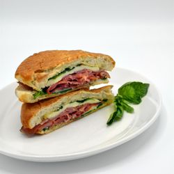 Ami Pizza? - Peppe: Ciabatta Bread, Prosciutto Di Parma, Fresh Mozzarella, Asiago Cheese, Tomatoes,
Arugula, Basil, Extra Virgin Olive Oil & Pepper