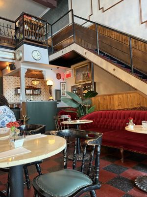 Cardinal Tearoom by null