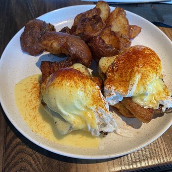 Golden Owl Tavern - House Smoked Bacon Benedict* - New American Near Me - Charlotte, North Carolina