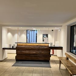 Hôtel du Bois - Check in Desk