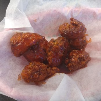 Hubs Pub and Grill - 6 boneless chicken wings - Sports Bars Near Me - Bonne Terre, Missouri Hubs Pub and Grill - 6 boneless chicken wings - Sports Bars Near Me - Bonne Terre, Missouri
