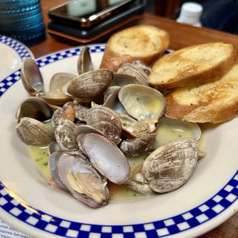 Duke's Seafood - Clam Lover's Steamer Clams - Seafood Near Me - Seattle, Washington