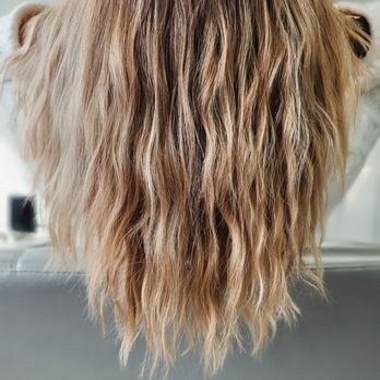 Poshed Beauty Bar - Hair Salons Near Me - Los Angeles, California