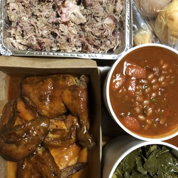 Honey Bear's BBQ - Family Pack Pickup #1 - grill chicken, pulled pork, Cowbro Beans, Collard Greens, buns, and dinner rolls - Barbeque Near Me - Phoenix, Arizona