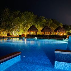 Sheyla Adventure Travel, LLC - Swimming pool