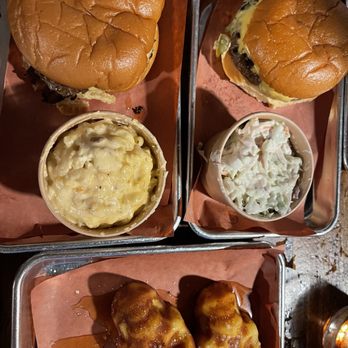 Apocalypse BBQ - Hot Boss Burger, Wild Boar Burger, Corn Bread, Mac N Cheese and Cole Slaw - Food Trucks Near Me - Miami, Florida