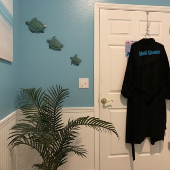 Ideal Massage - The bathroom - Massage Near Me - Wesley Chapel, Florida Ideal Massage - The bathroom - Massage Near Me - Wesley Chapel, Florida