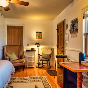 The Loubird Inn - Cottonwood Room - Hotels & Travel Near Me - Escalante, Utah The Loubird Inn - Cottonwood Room - Hotels & Travel Near Me - Escalante, Utah