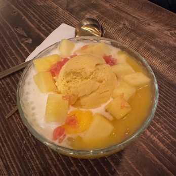 Mango Mango Dessert - A3. Snow White Mango Juice with Sago and Pomelo with Ice Cream - Desserts Near Me - New York, New York Mango Mango Dessert - A3. Snow White Mango Juice with Sago and Pomelo with Ice Cream - Desserts Near Me - New York, New York