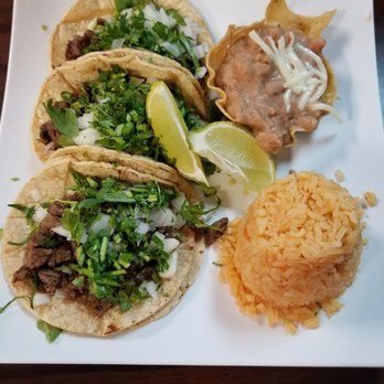 Las Cazuelitas - Steak Taco Dinner - Mexican Near Me - Crystal Lake, Illinois