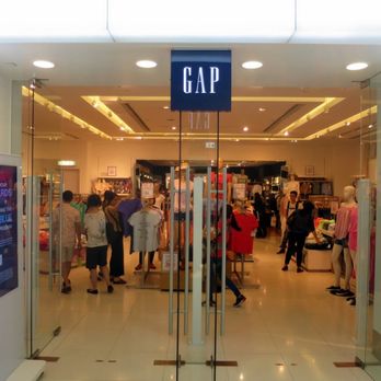 Gap - Entrance - Men's Clothing Near Me - Hong Kong, HK