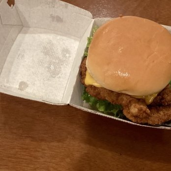 Chick-fil-A - Chick-fil-A deluxe sandwich - Fast Food Near Me - Long Beach, California Chick-fil-A - Chick-fil-A deluxe sandwich - Fast Food Near Me - Long Beach, California