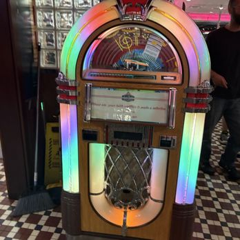 Silver Diner - Diners Near Me - Glen Allen, Virginia