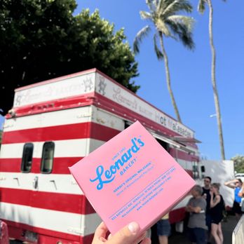 Leonard's Bakery Malasadamobile - Food Trucks Near Me - Honolulu, Hawaii