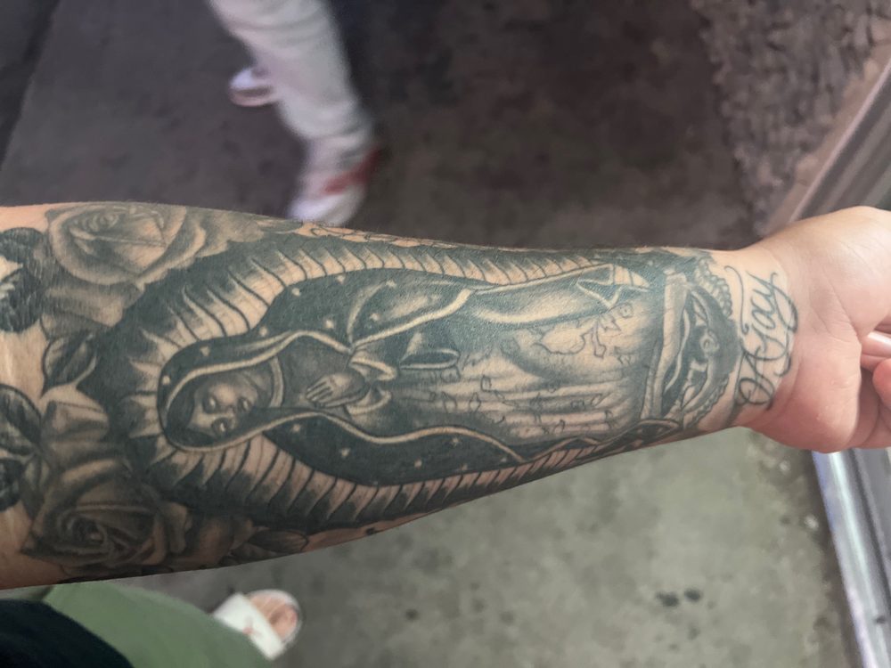 Bakersfield Tattoo & Piercing Photos