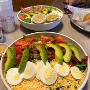 Fuddruckers - Avocado & Bacon salad - Burgers Near Me - Albuquerque, New Mexico