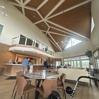 Pollak Vineyards - Tasting room - Wineries Near Me - Greenwood, Virginia