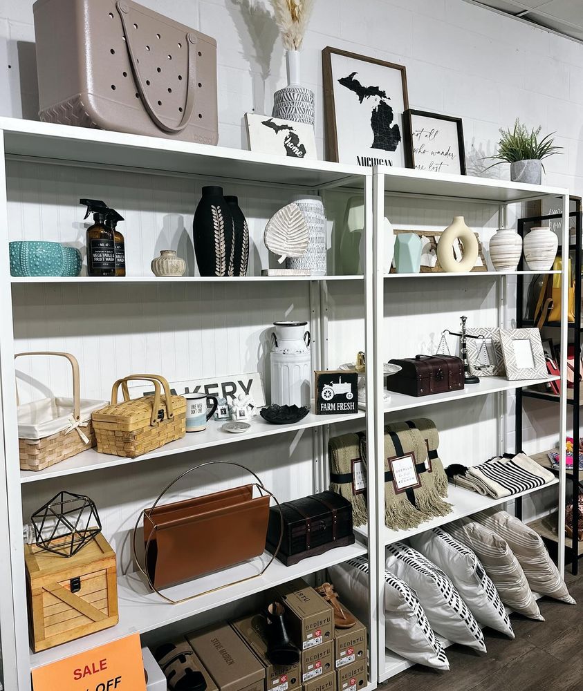 Emma's Boutique Logo