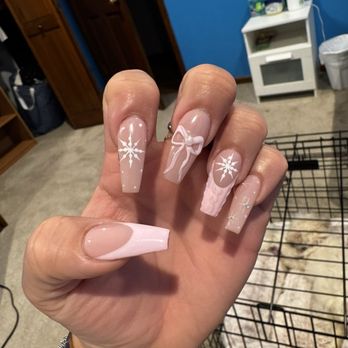 La Na Nail Lounge - Nail Salons Near Me - Kirkland, Washington